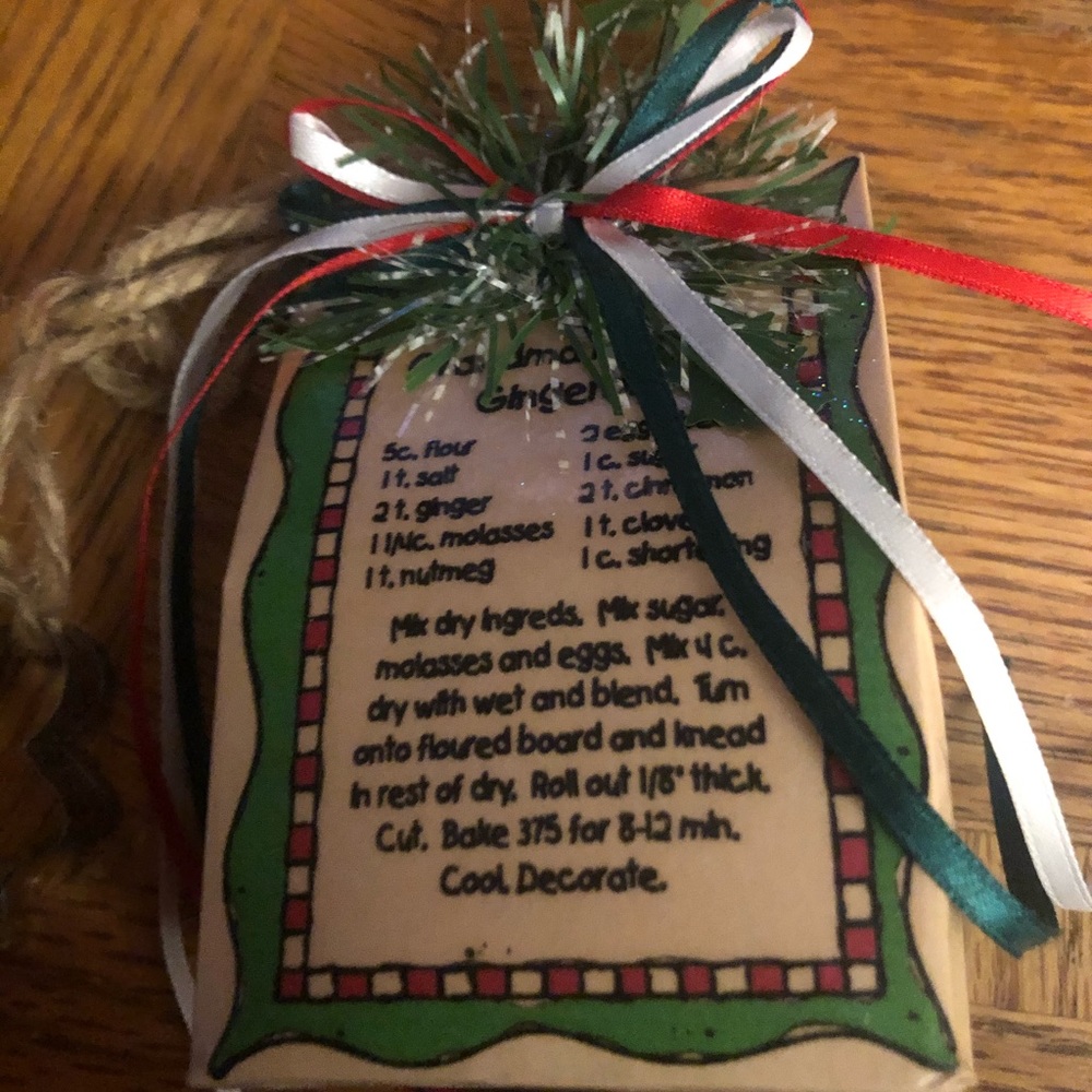 Mini Holiday Music Box.